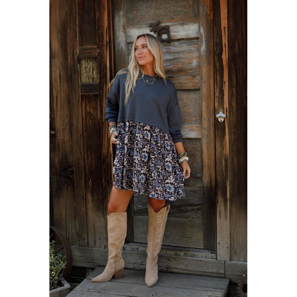 J.NNA Sz. S NWT Cozy Blooms Contrast Dress